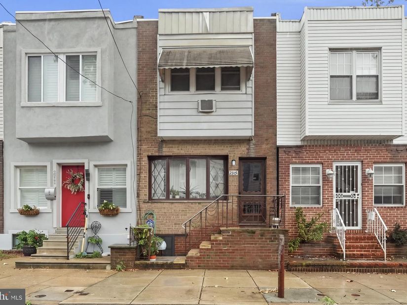2213 S Woodstock Street, Philadelphia PA 19145