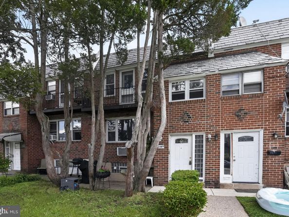 2589 Balwynne Park Road, Philadelphia PA 19131