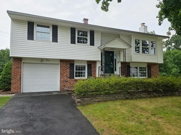 566 Delvale Road, Yardley PA 19067