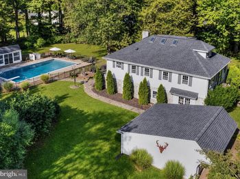 713 Ardsley Court