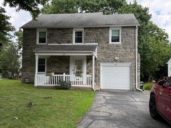 23 W Woodland Avenue