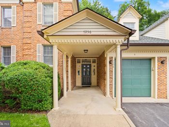 7256 Glen Hollow Court