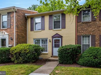 228 Commons Drive NW