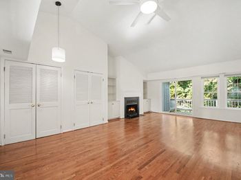 3402 Lakeside View Drive