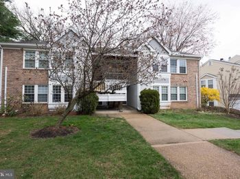 3402 Lakeside View Drive