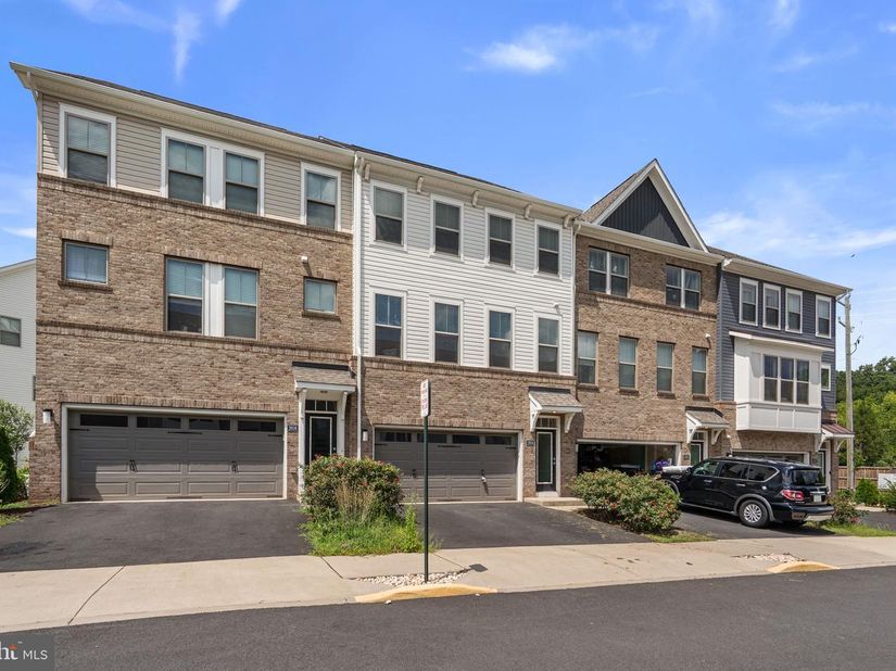 2604 Loganberry Drive, Herndon VA 20171