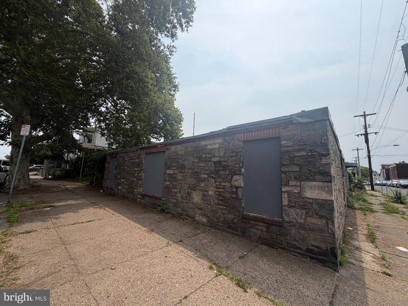 408 W Chew Avenue, Philadelphia PA 19120