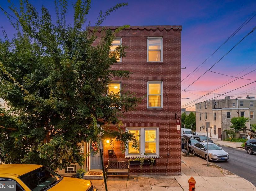 1000 S Chadwick Street, Philadelphia PA 19146