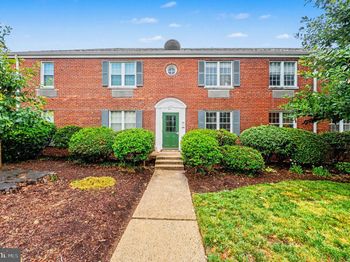211 E Glebe Road