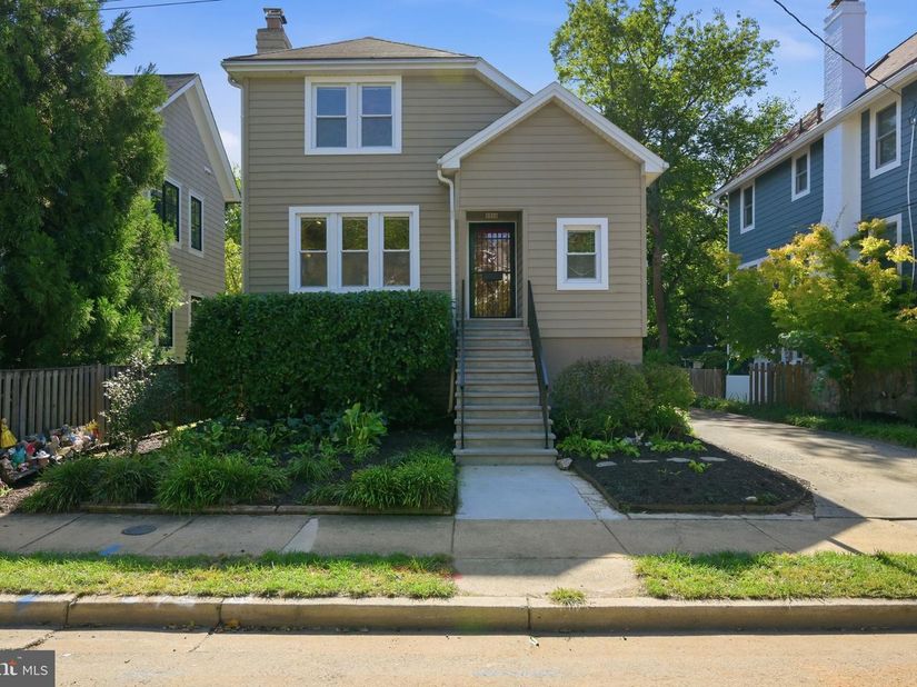 3316 2nd Road N, Arlington VA 22201