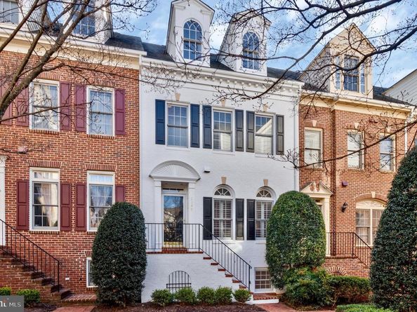 8847 Ashgrove House Lane, Vienna VA 22182