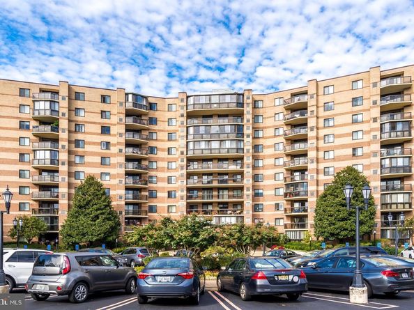 8360 Greensboro Drive 306, Mclean VA 22102