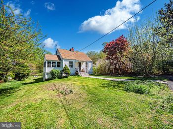 2923 Fairhill Road