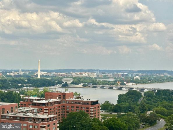 1600 N Oak Street 1812, Arlington VA 22209