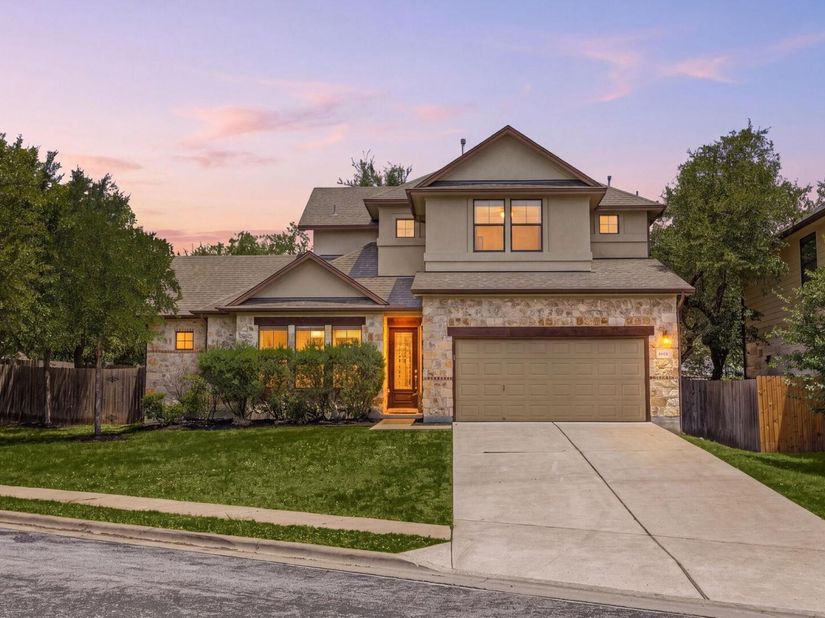 6916 Barstow CT, Austin TX 78749