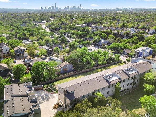 1811 Webberville RD 1305, Austin TX 78721