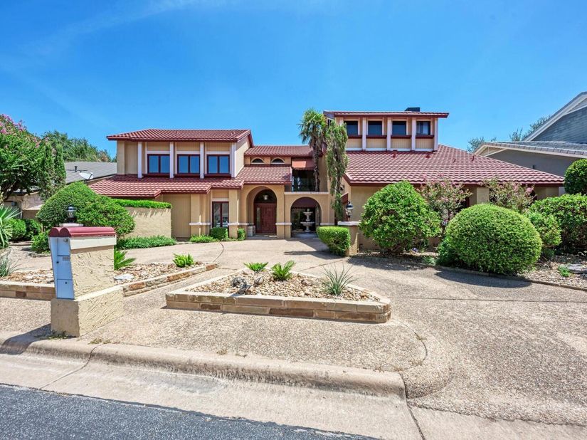10909 Legends LN, Austin TX 78747