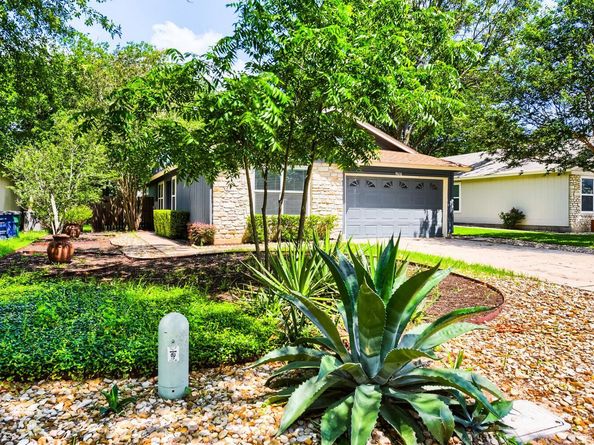 9616 Holly Springs DR, Austin TX 78748