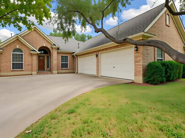 2001 Lacey Oak CV, Round Rock TX 78681