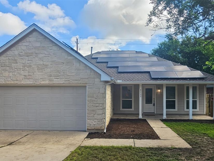 6702 Roseborough DR, Austin TX 78747