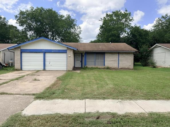 2512 E Stassney LN, Austin TX 78744