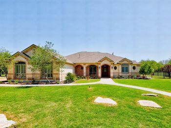 112 Shady Elm
