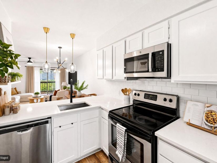 2215 Post RD 1039, Austin TX 78704