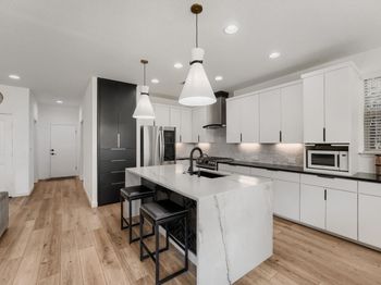 10412 Turnbull LOOP