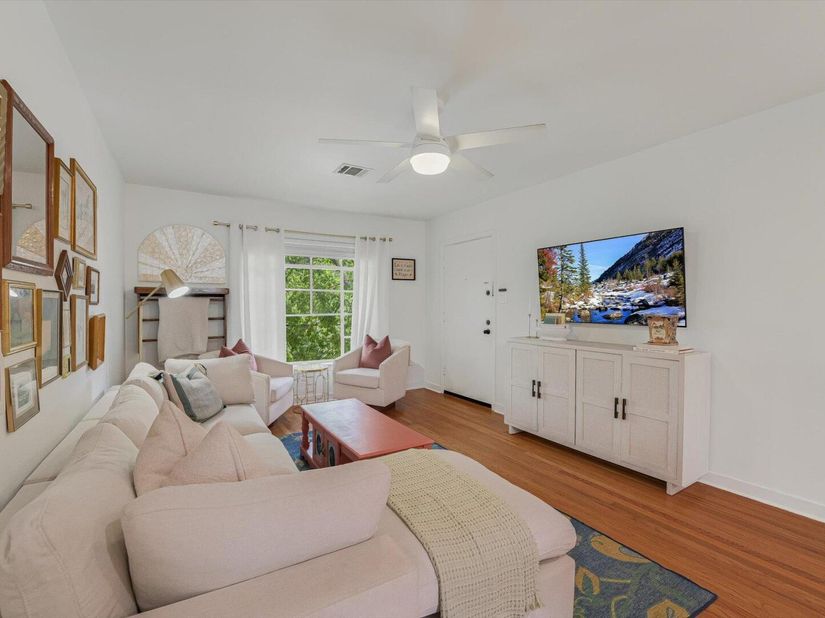 3309 Grooms ST 208, Austin TX 78705