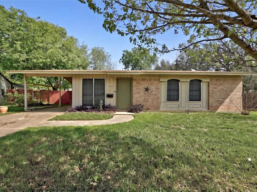 1402 Camelot CIR, Austin TX 78745