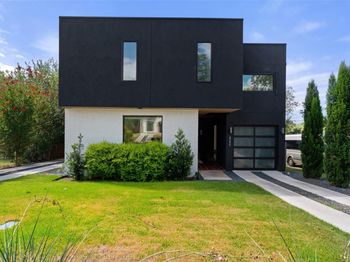4717 Mount Vernon DR