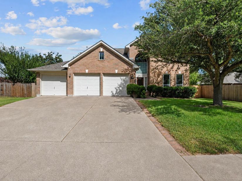 10808 Beachmont LN, Austin TX 78739