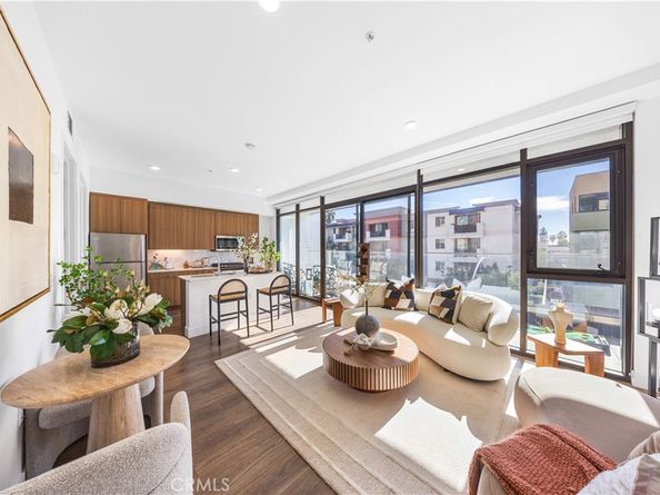 709 E Walnut Street 315, Pasadena CA 91101