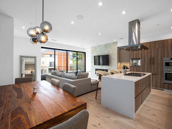 2435 S Penmar Avenue, Venice CA 90291