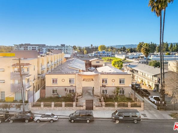 6653 Darby Avenue, Reseda CA 91335