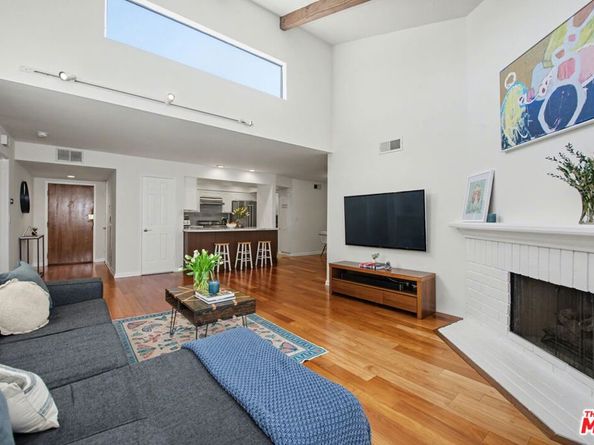 1250 Amherst Avenue 302, Los Angeles CA 90025