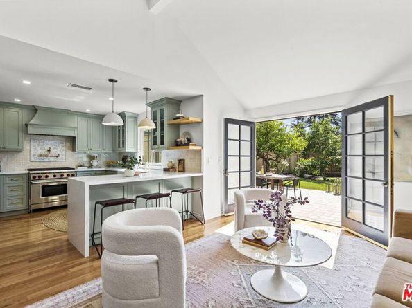 744 New York Drive, Altadena CA 91001