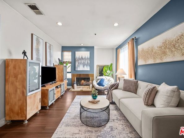 6938 Laurel Canyon Boulevard 310, North Hollywood CA 91605