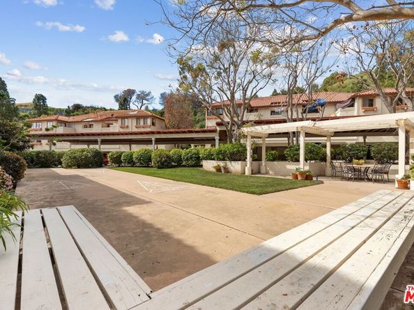 501 N Palisades Drive 103, Pacific Palisades CA 90272