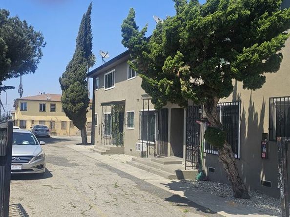 1115 W 111th Street, Los Angeles CA 90044