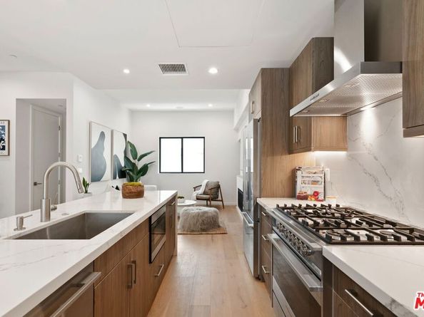 3807 S Verona Court, Los Angeles CA 90066