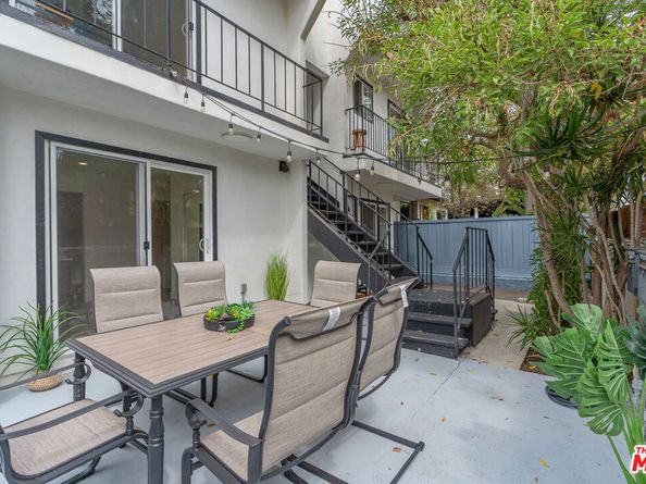 1025 Pleasantview Avenue, Venice CA 90291