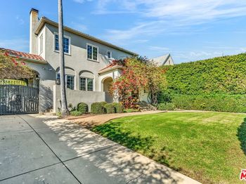 911 S Victoria Avenue