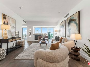 13600 Marina Pointe Drive