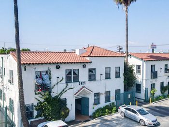 3427 S Norton Avenue