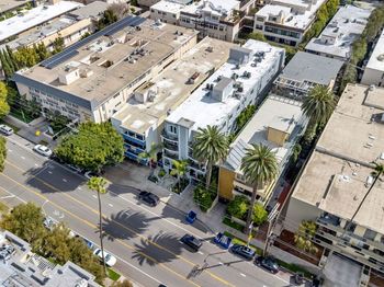 11952 Montana Avenue