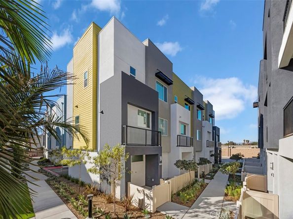 1095 N Harbor Boulevard, Anaheim CA 92801