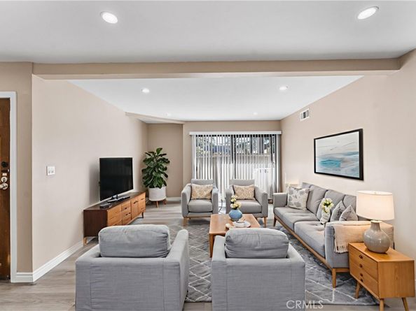 15511 Sherman Way 1, Van Nuys CA 91406