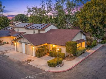 381 Roundtree Glen