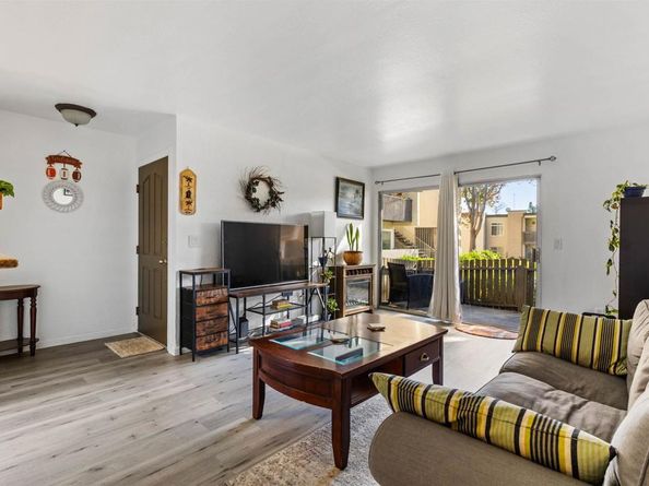 432 Edgehill Lane 83, Oceanside CA 92054